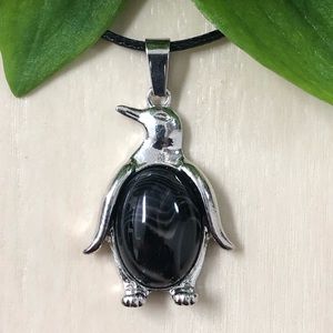 Black Agate Natural Stone Penguin Shaped Pendant Necklace Gemstone